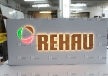 Световая вывеска для компании REHAU
